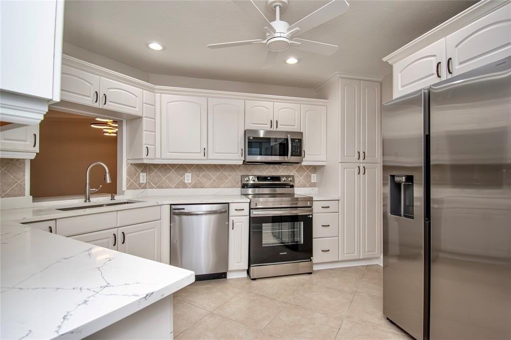 9107 Chatsworth Cascades - Photo 6 of 37