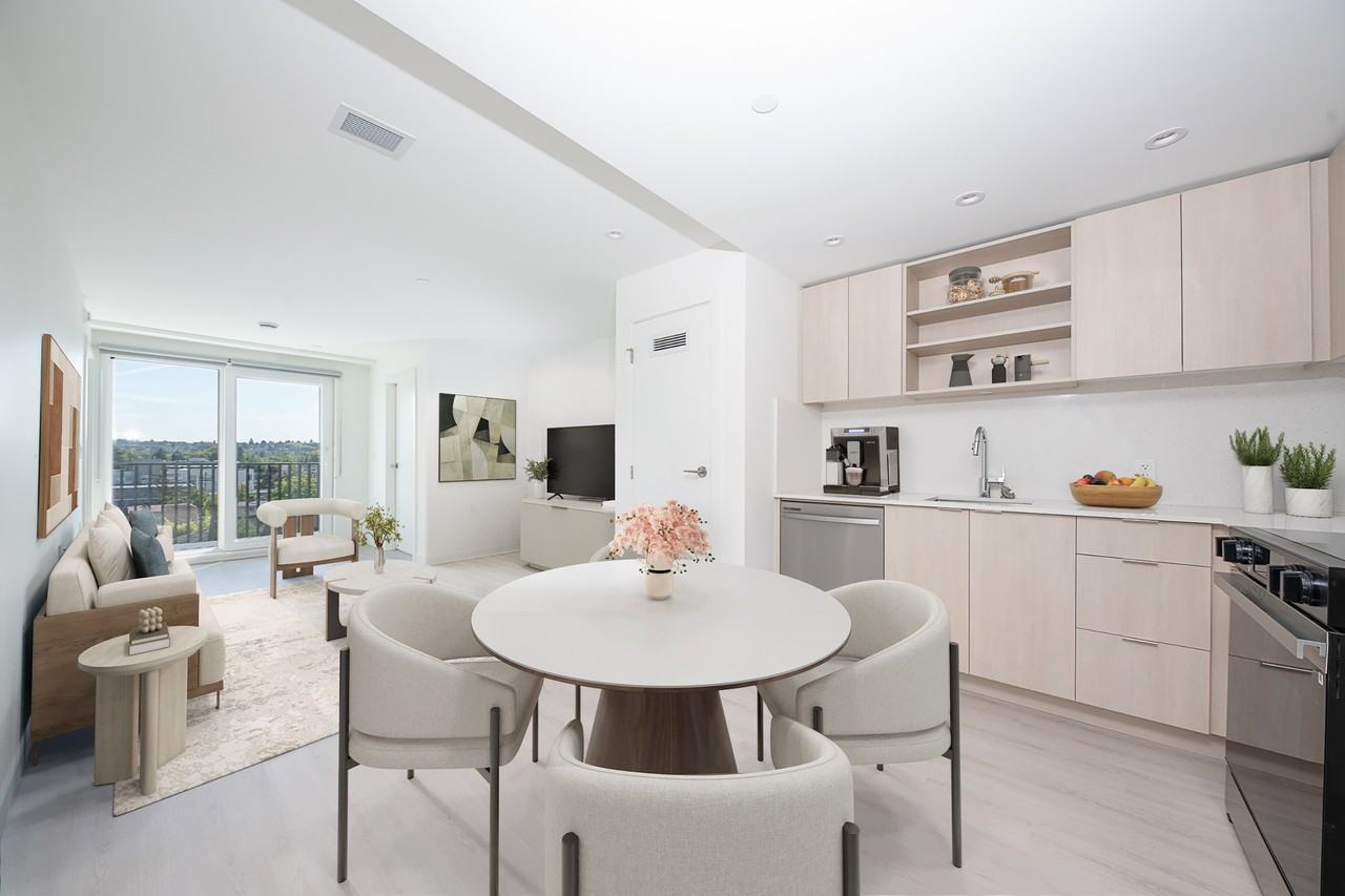 Neighbour on 4th - Photo 3 of 35