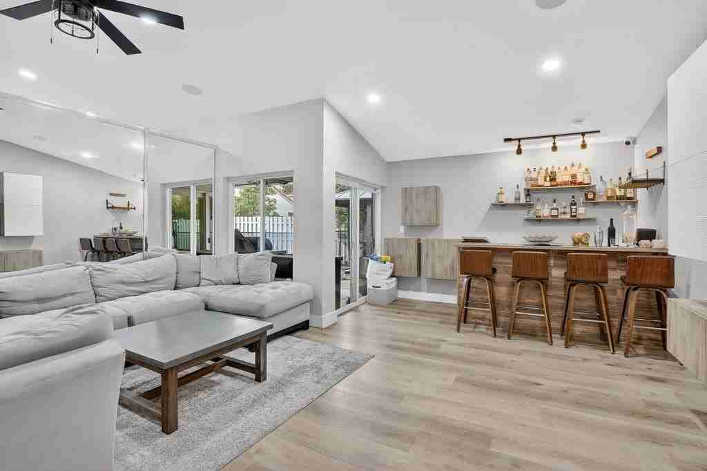 1051 Nw 124th Ter - Photo 4 of 28