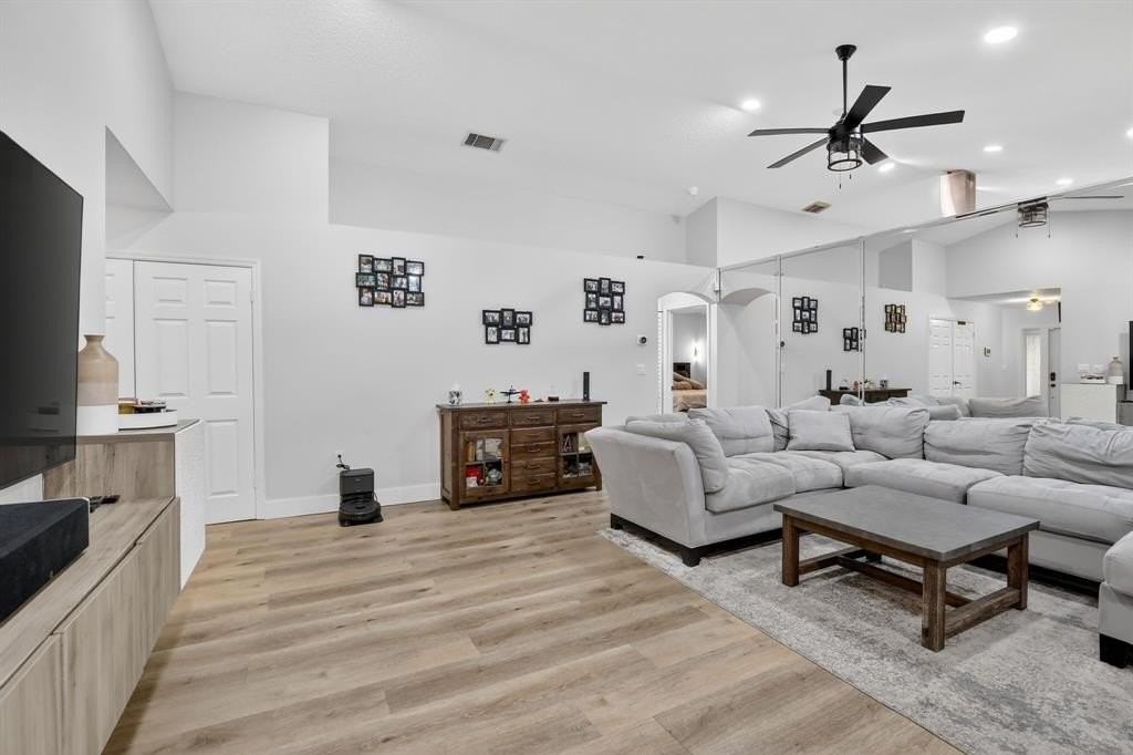 1051 Nw 124th Ter - Photo 5 of 28