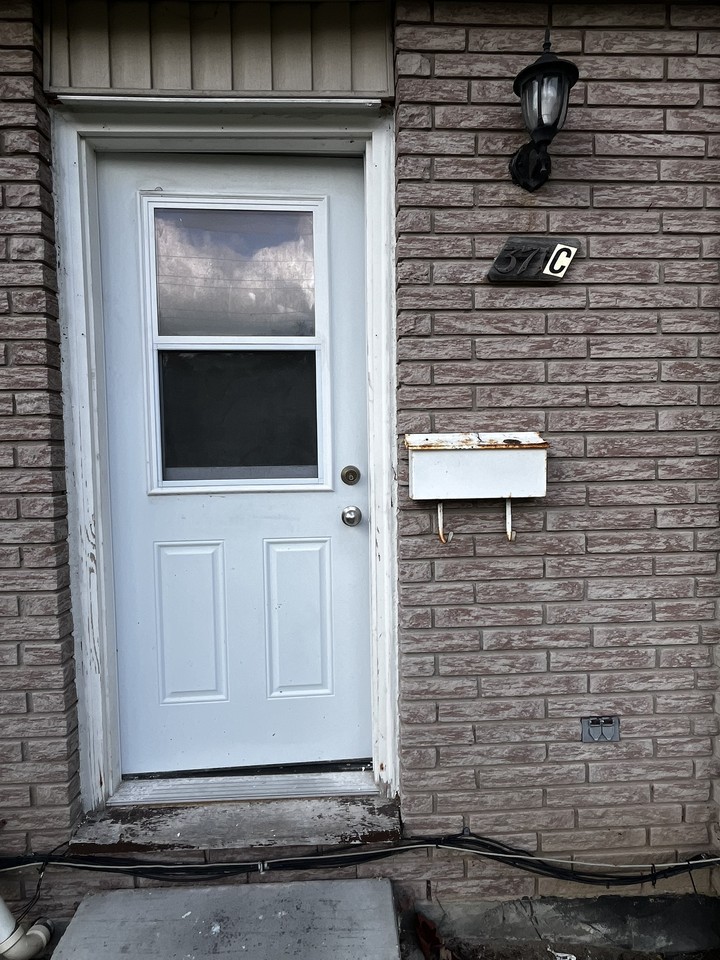 371 Blake St - Photo 2 of 13