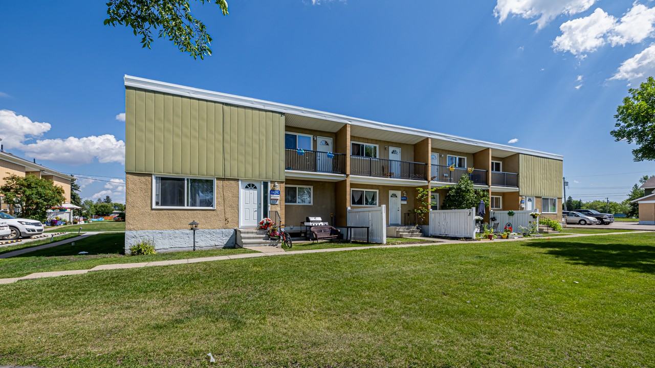 Elmwood Townhomes - Photo 6 of 22