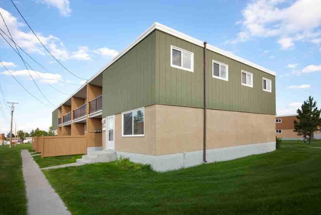 Elmwood Townhomes - Photo 7 of 23