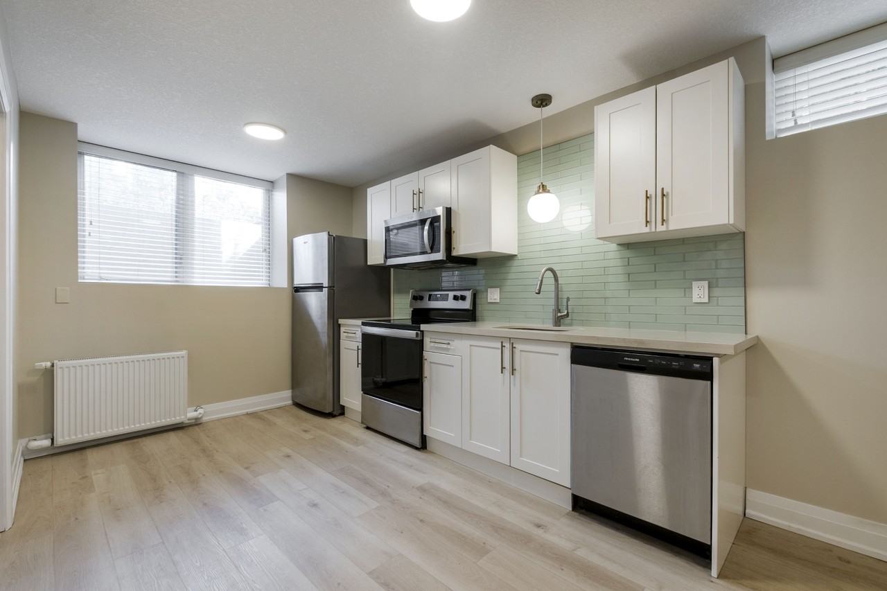 The Row - Photo 3 of 19