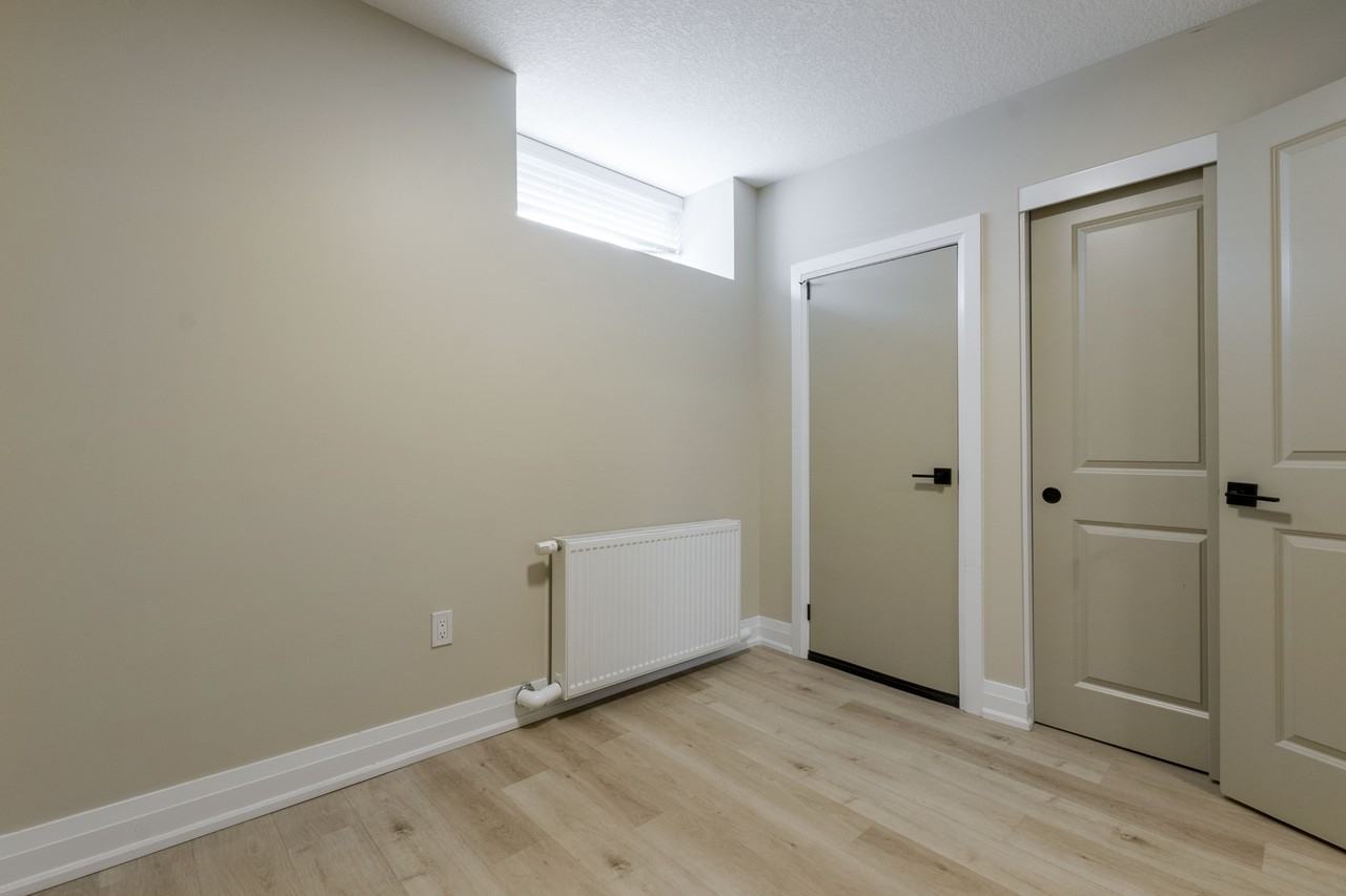 The Row - Photo 7 of 19