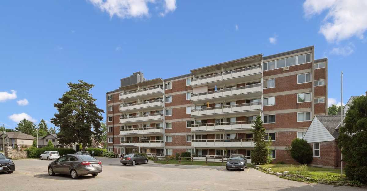 Surrey Place Apartments - Photo 4 of 24