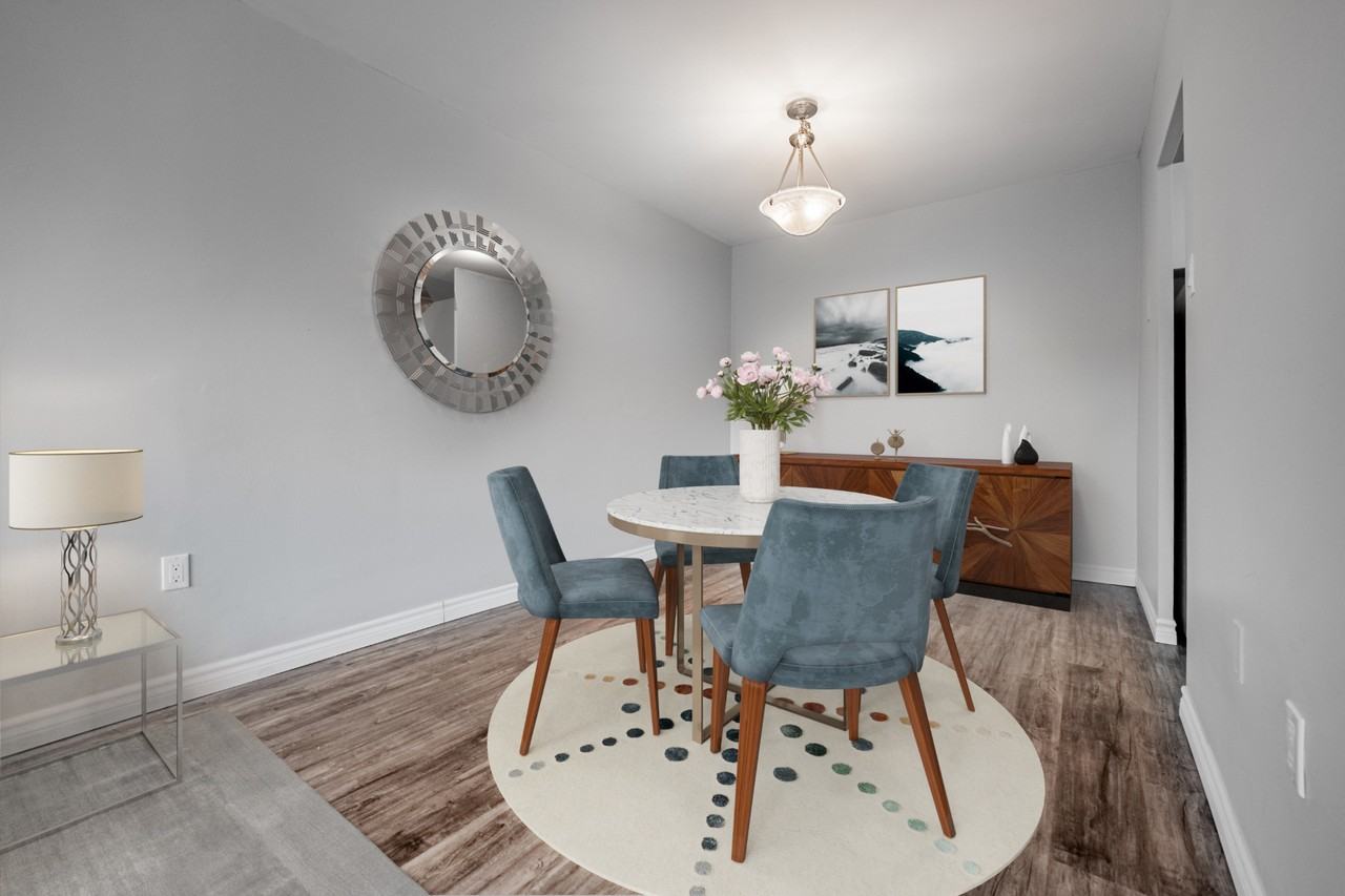 780 Wonderland Road South - Photo 5 of 14