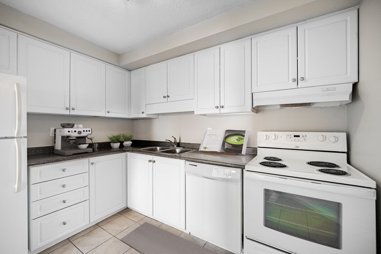 110 Belmont Drive - Photo 4 of 15