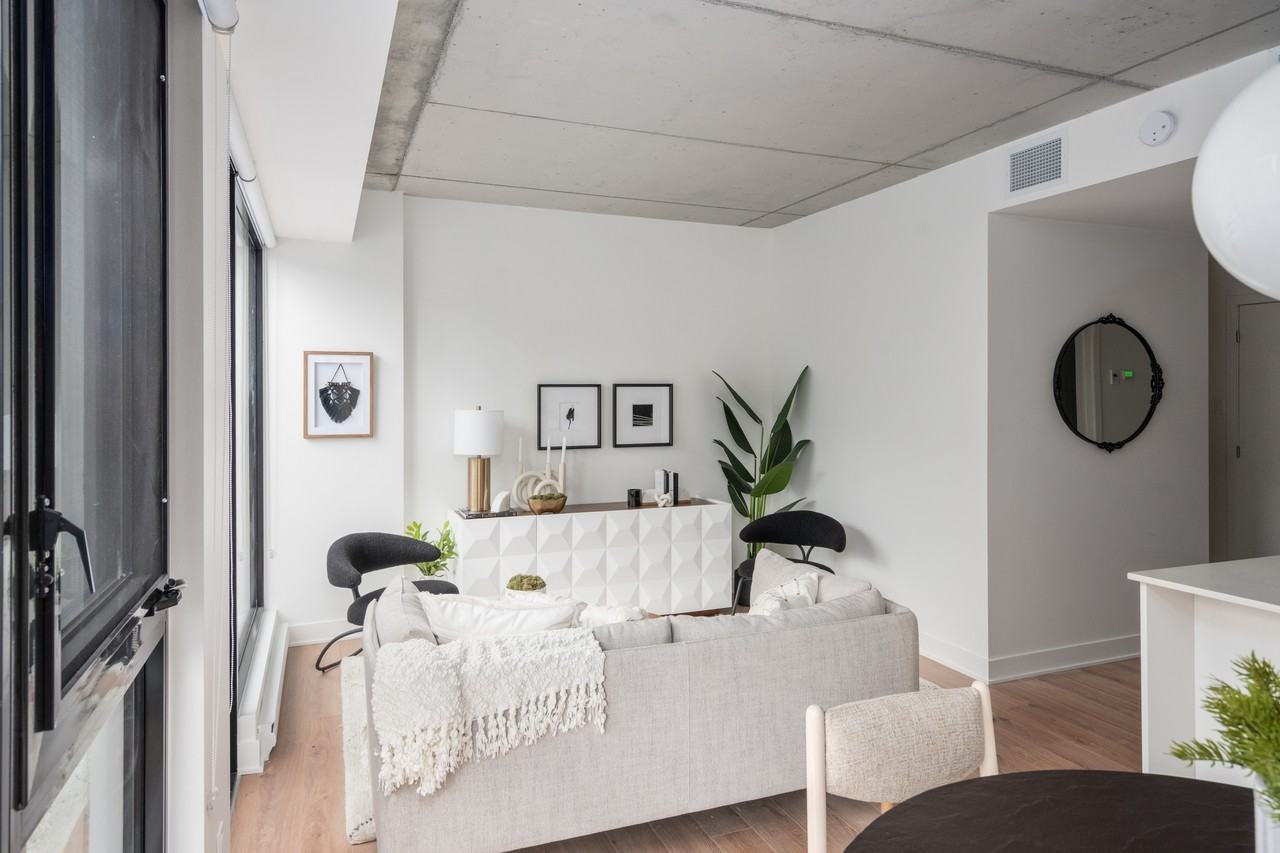 GRIFFIN SQUARE Condo Rentals - Photo 3 of 50