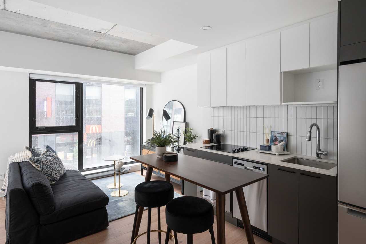 GRIFFIN SQUARE Condo Rentals - Photo 6 of 50