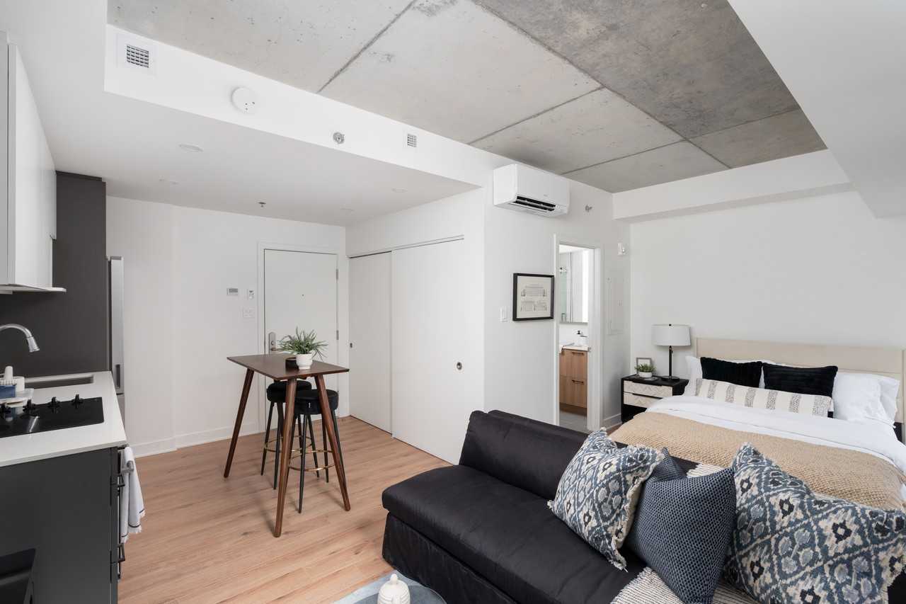 GRIFFIN SQUARE Condo Rentals - Photo 7 of 50