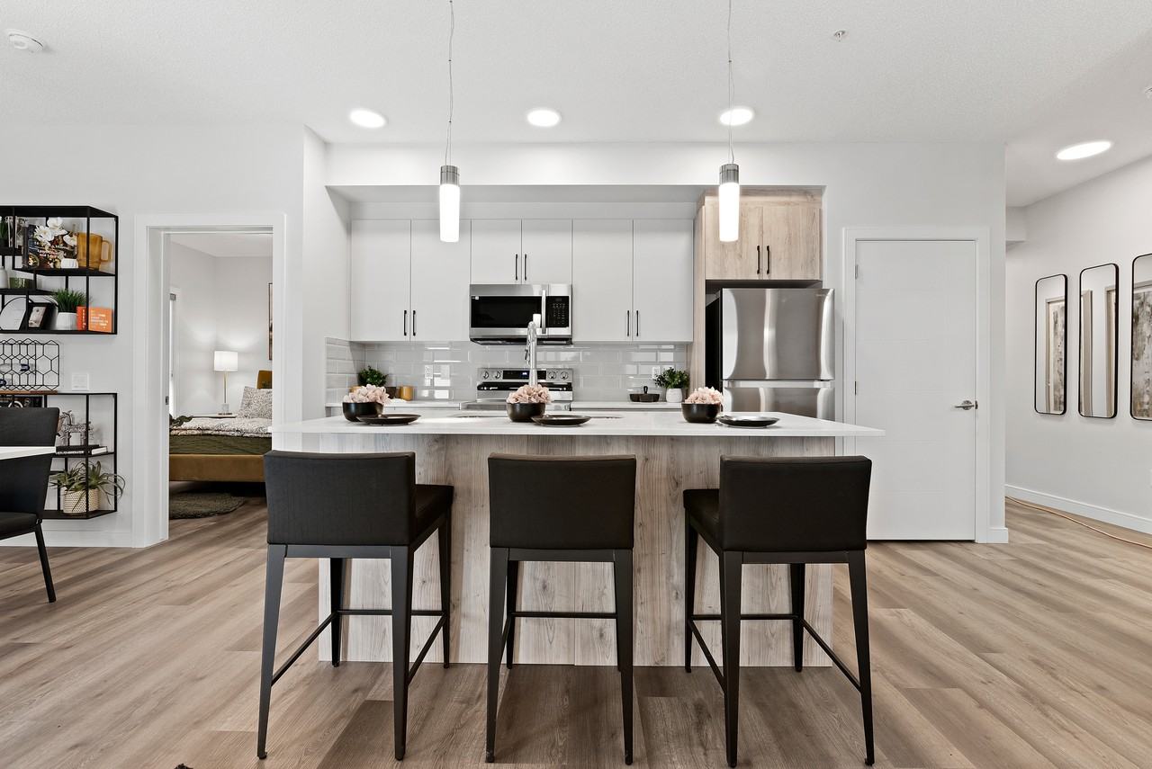 The Maverick - Photo 7 of 41