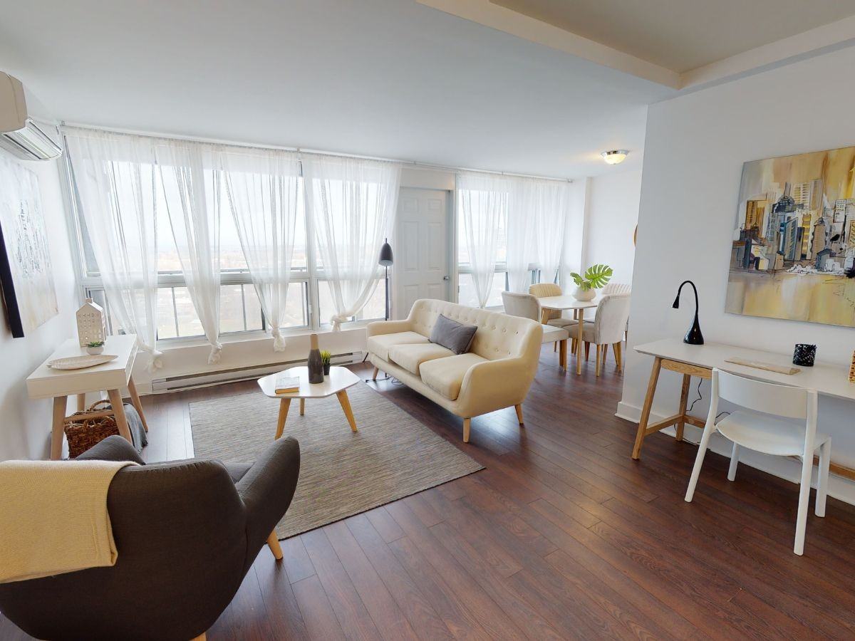 5999 Monkland - Photo 2 of 10