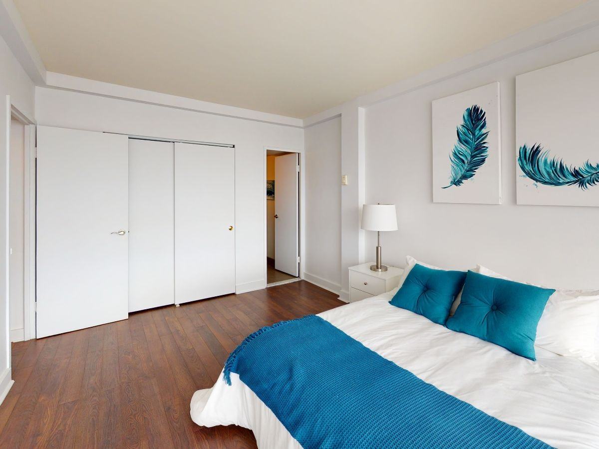 5999 Monkland - Photo 6 of 10