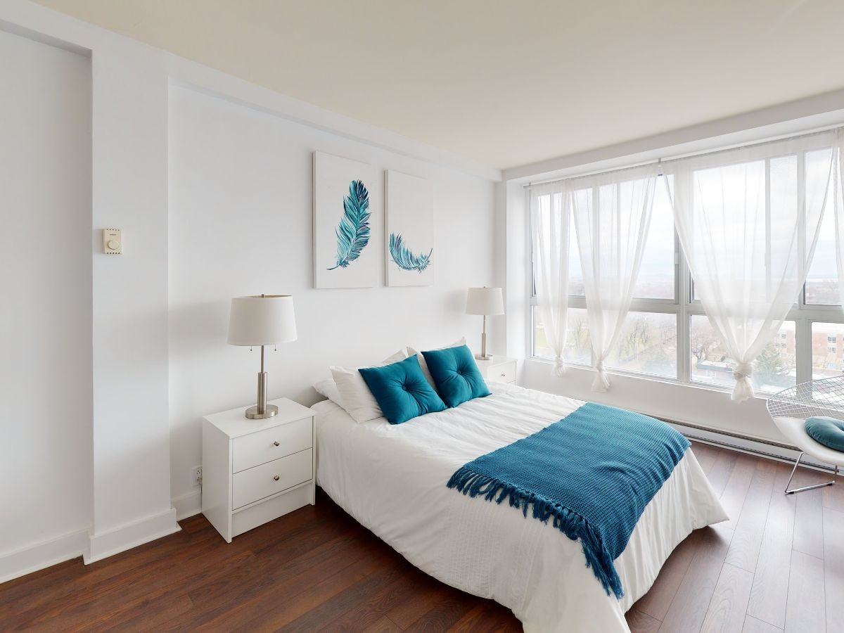 5999 Monkland - Photo 7 of 10