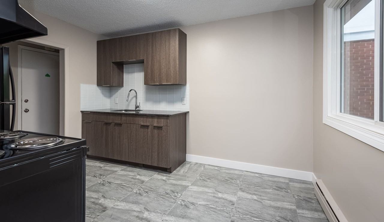 West Villa - Photo 2 of 7