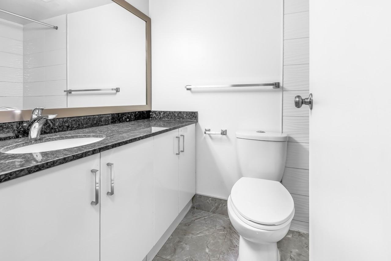 Ekota Manor - Photo 7 of 8