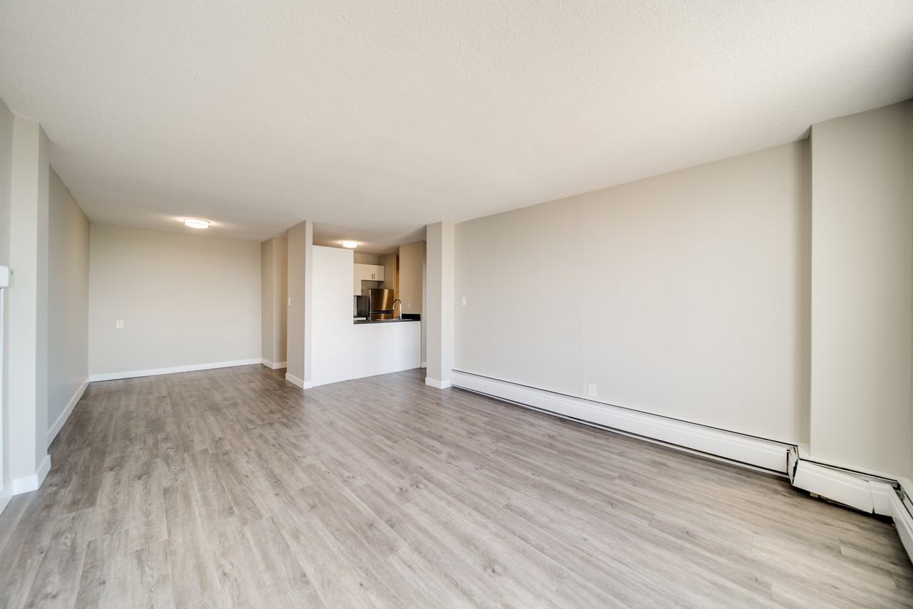 York Tower - Photo 4 of 9