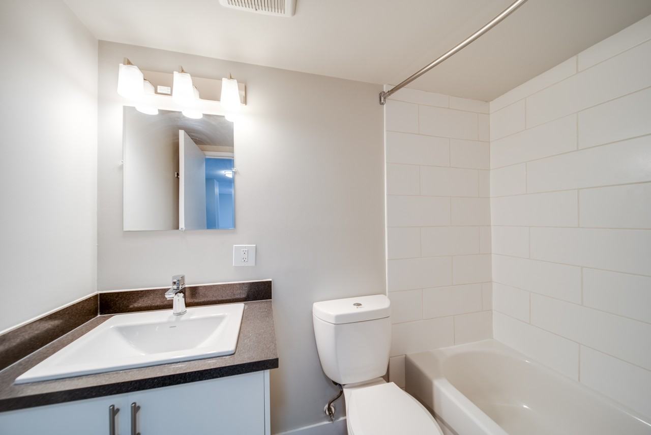 York Tower - Photo 7 of 9