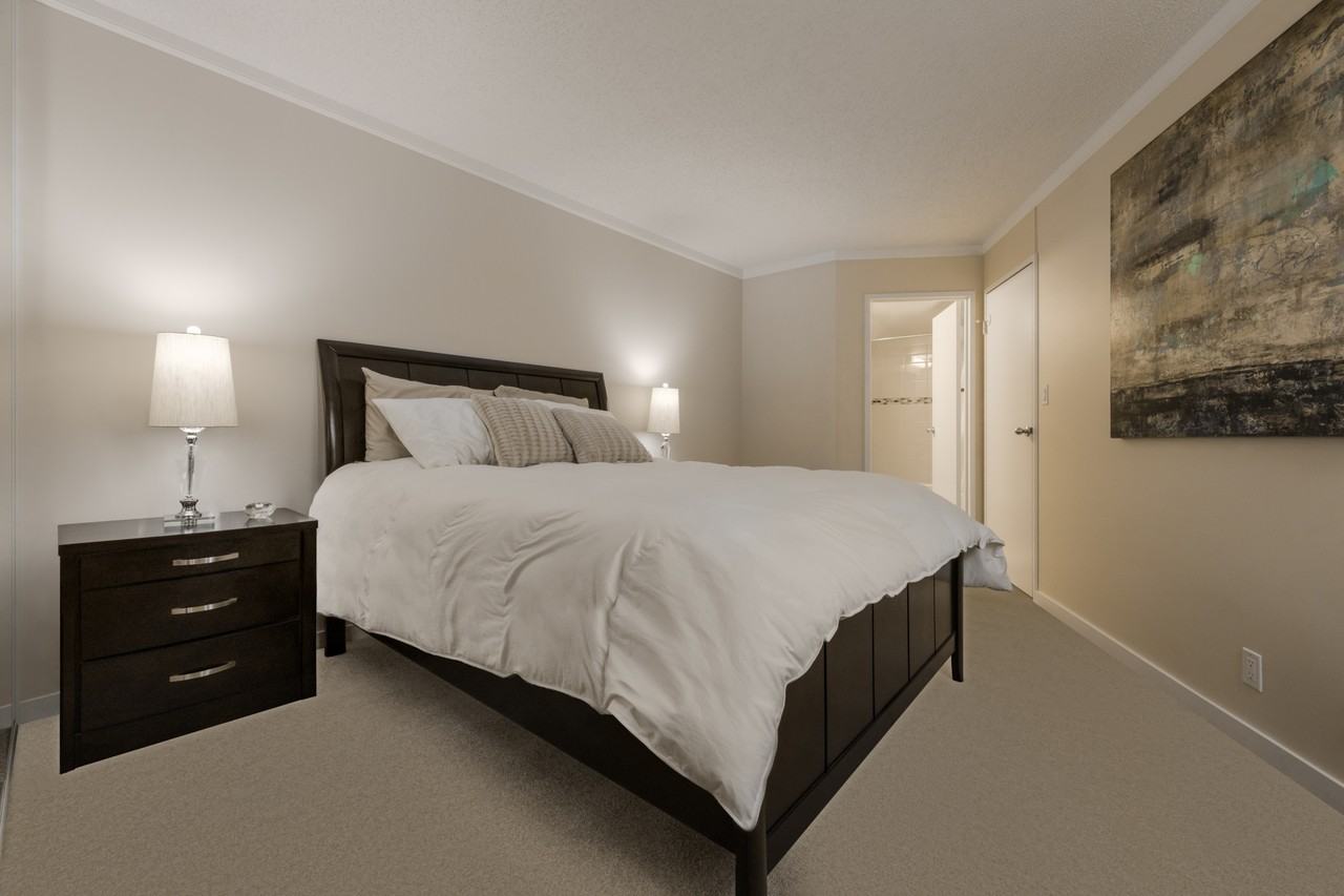 Edmonton House - Photo 6 of 14