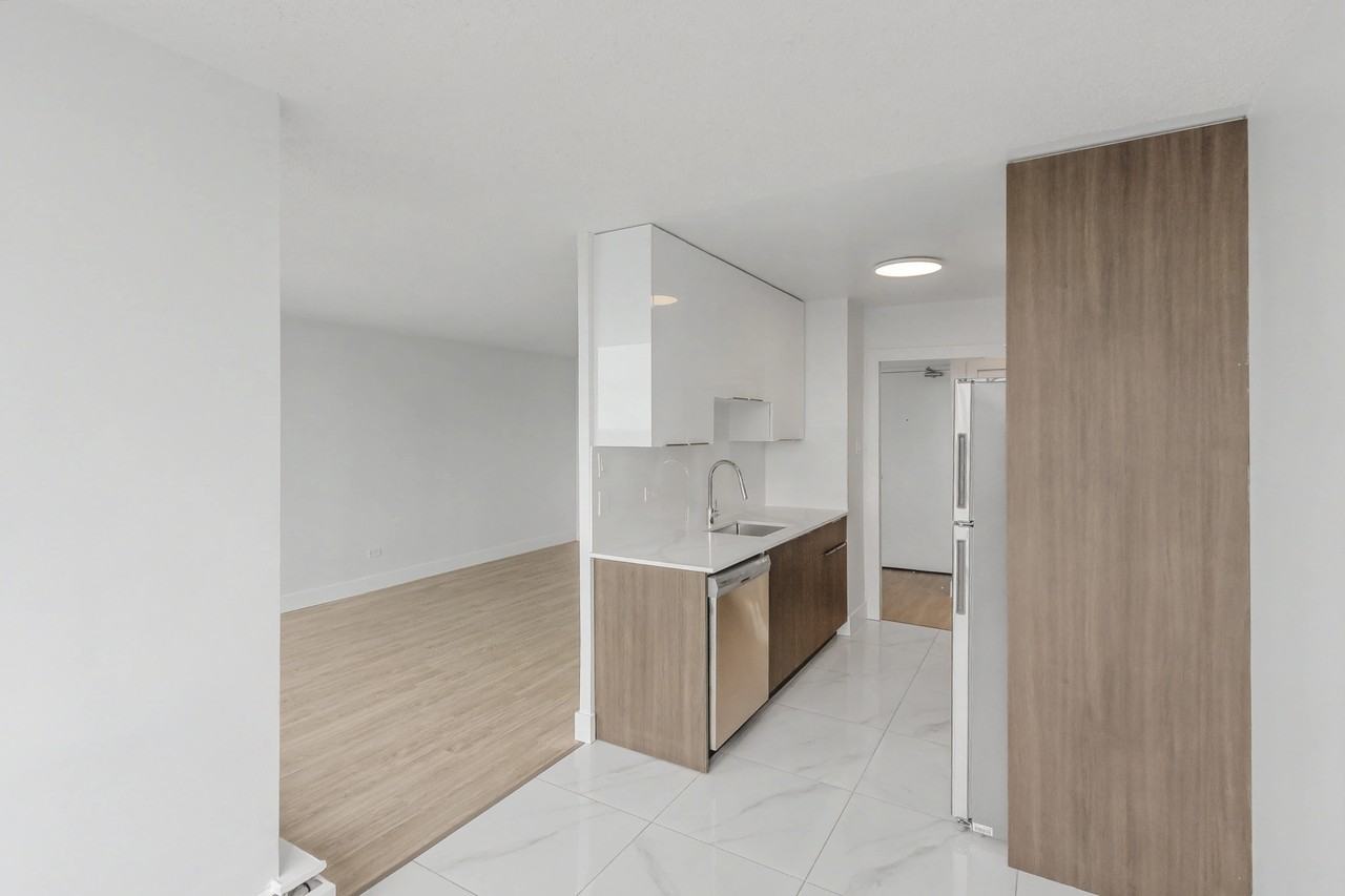 Signature Tower - Photo 2 of 9