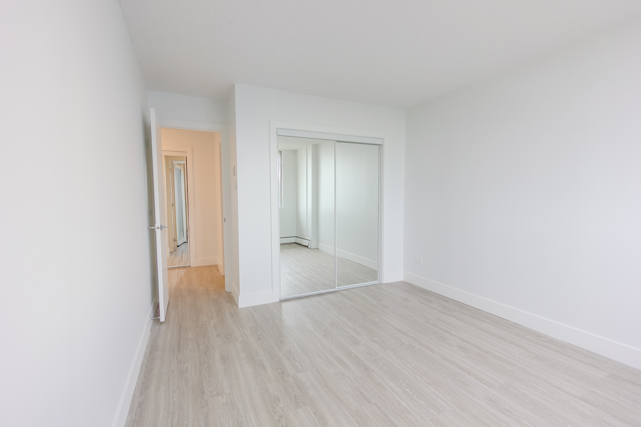 Signature Tower - Photo 5 of 9