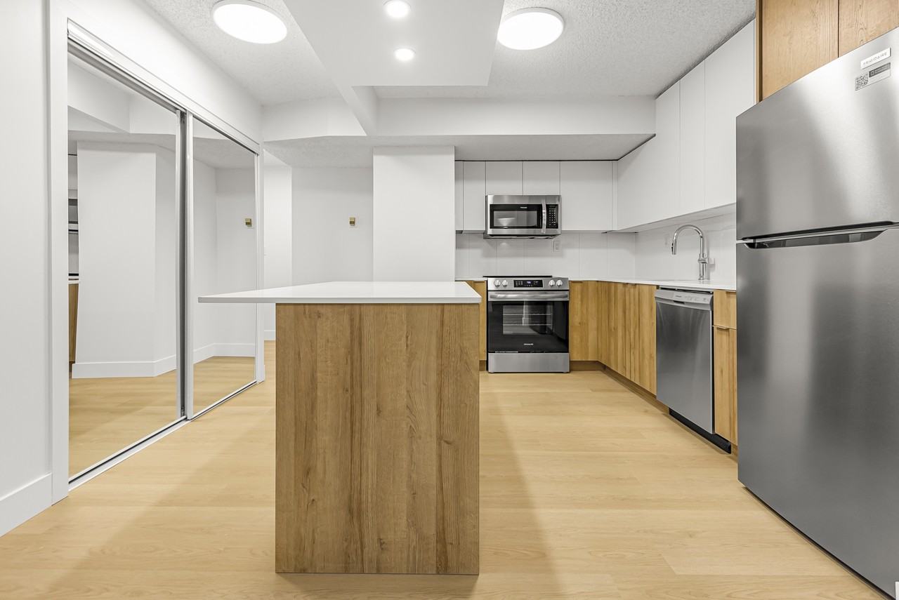 The David Thompson - Photo 2 of 11