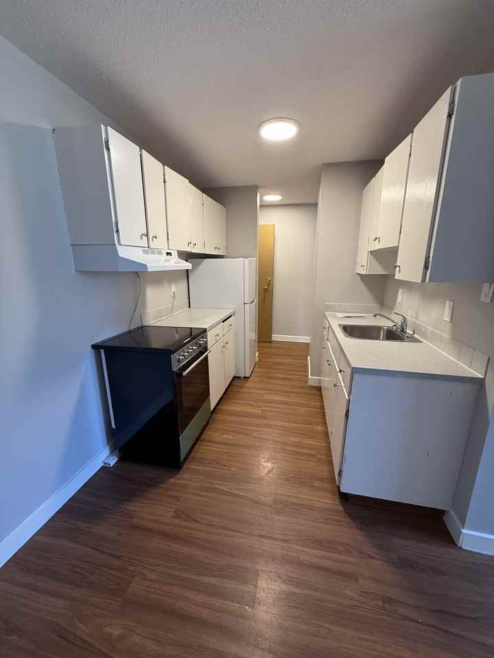Cypress Manor LIMITED TIME: 1 MONTH FREE + FREE EARLY MOVE - Photo 4 of 20