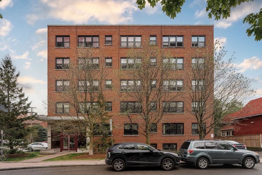 240 Stewart - Photo 6 of 21