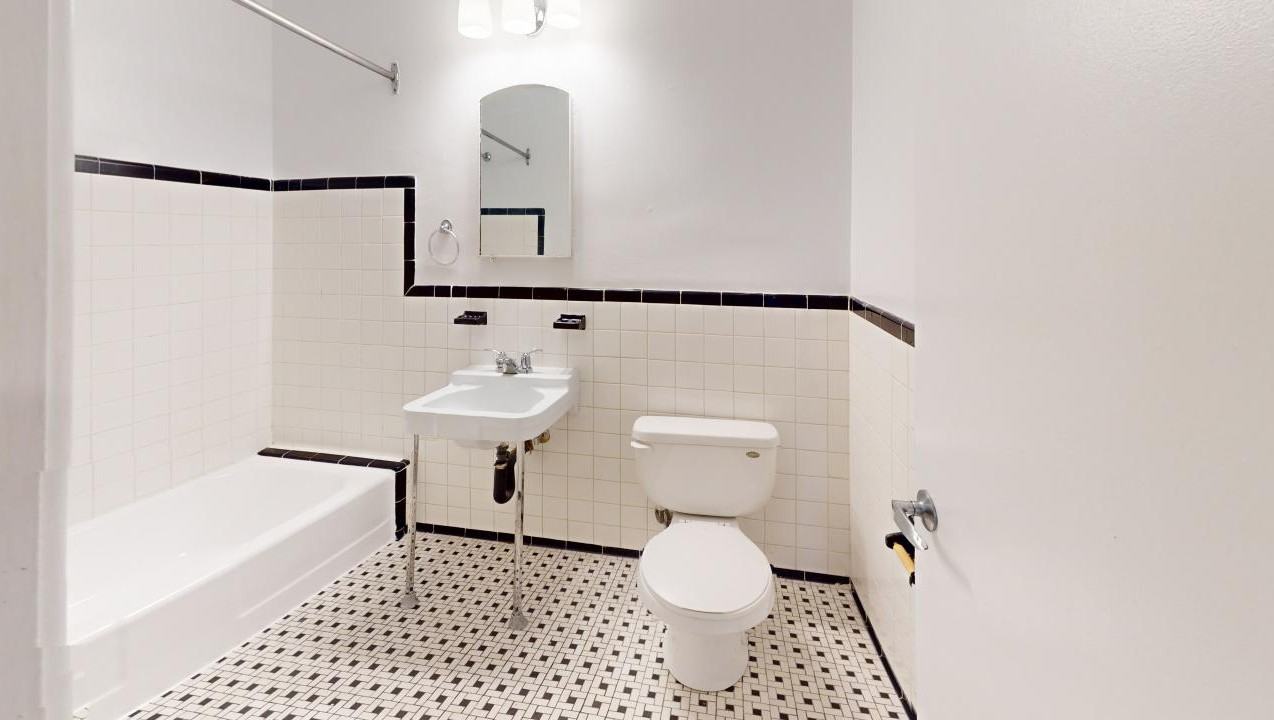 240 Stewart - Photo 5 of 21