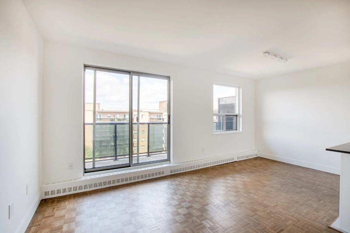 7411 & 7433 Yonge St. and 20 & 30 Clarke Ave - Photo 4 of 11