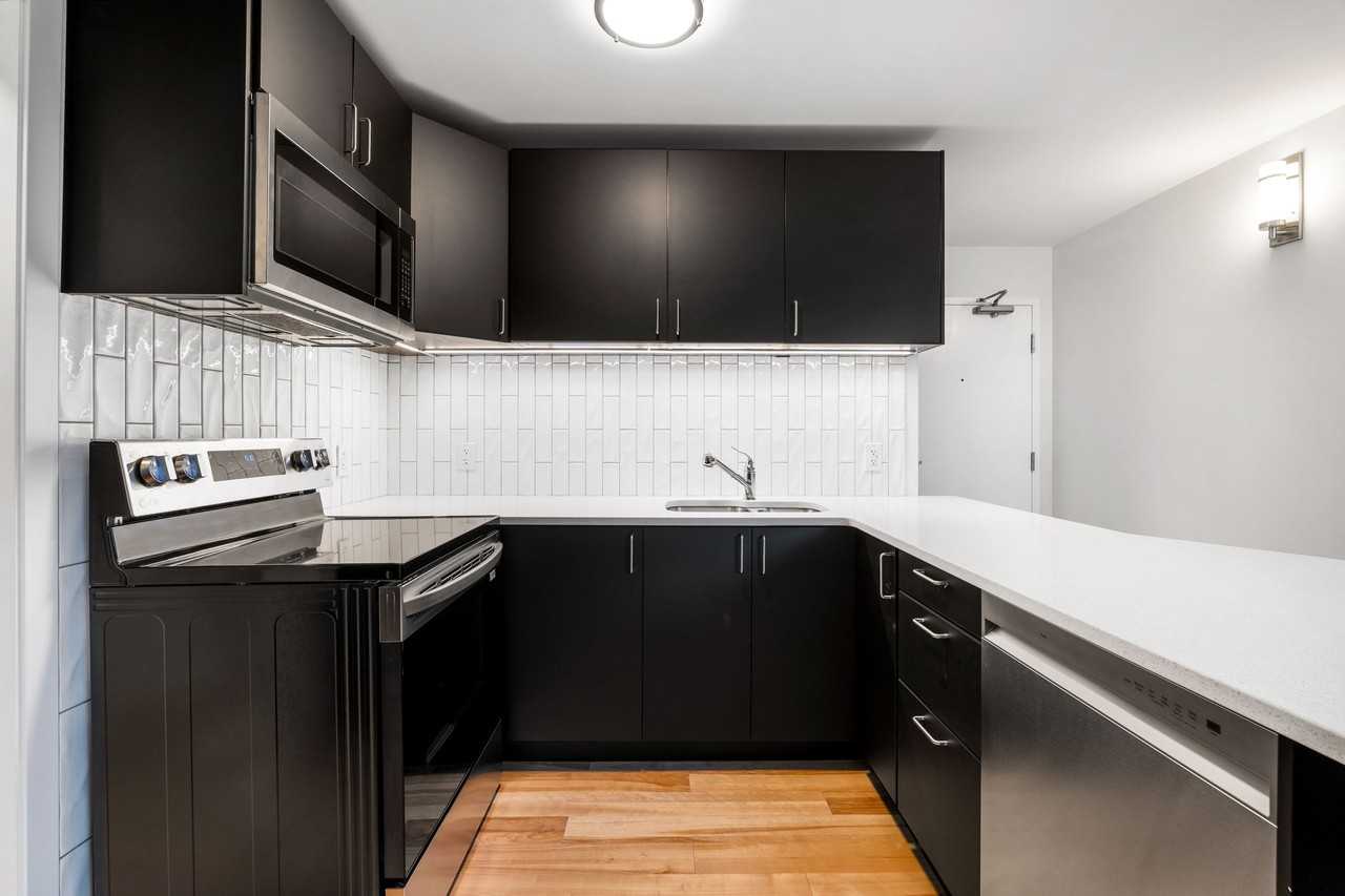 260 Wellington Cres - Photo 4 of 38