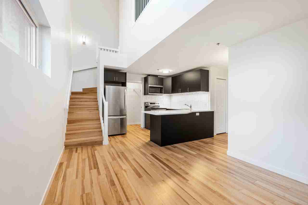 260 Wellington Crescent - Photo 4 of 50