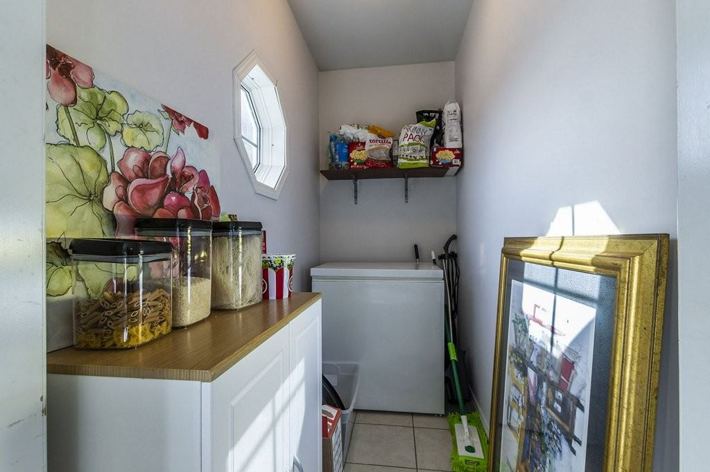 Sixty Two - Photo 7 of 17