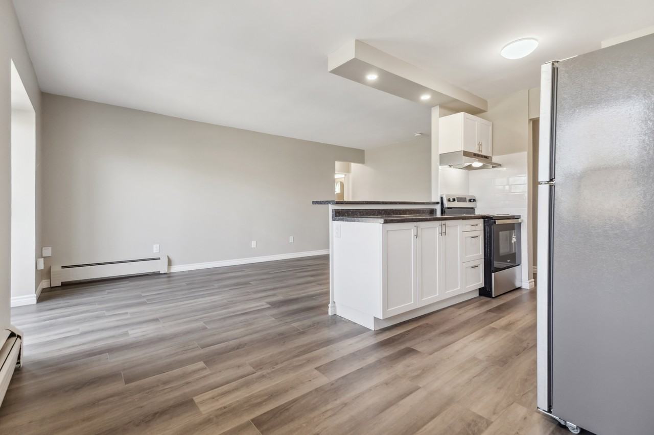 Granite House - Photo 7 of 26