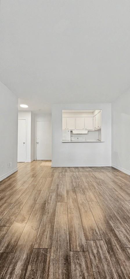 Victoria Towers - Photo 4 of 28