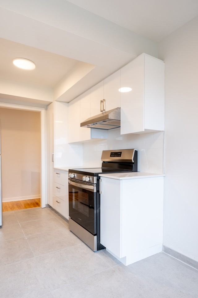 Victoria Towers - Photo 6 of 46