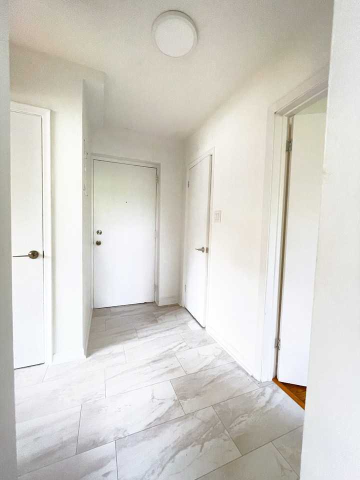 25 Windermere Ave - Photo 3 of 10