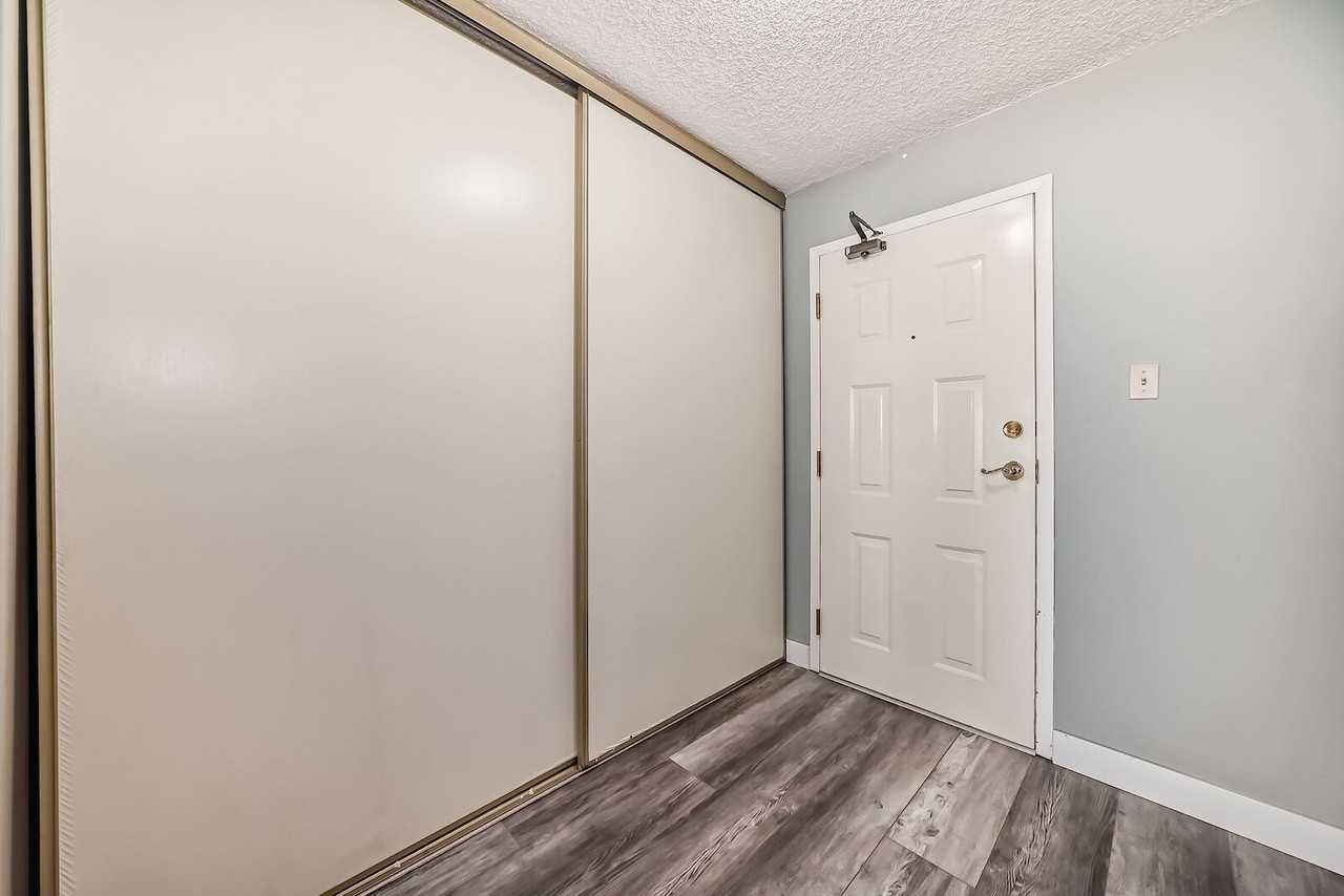 924 14 Ave Sw - Photo 2 of 30