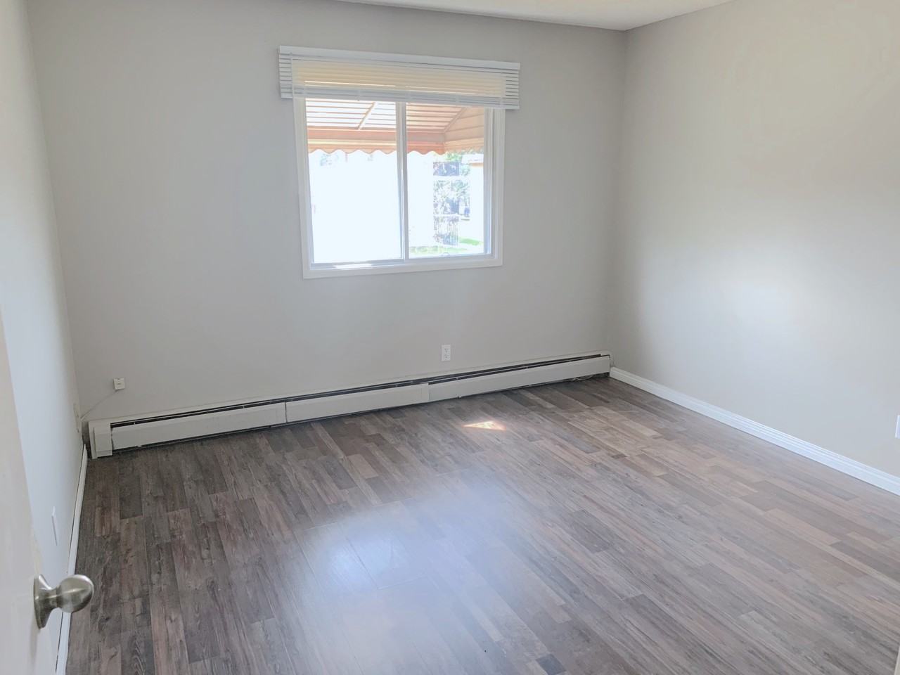 Rundvall Manor - Photo 5 of 9