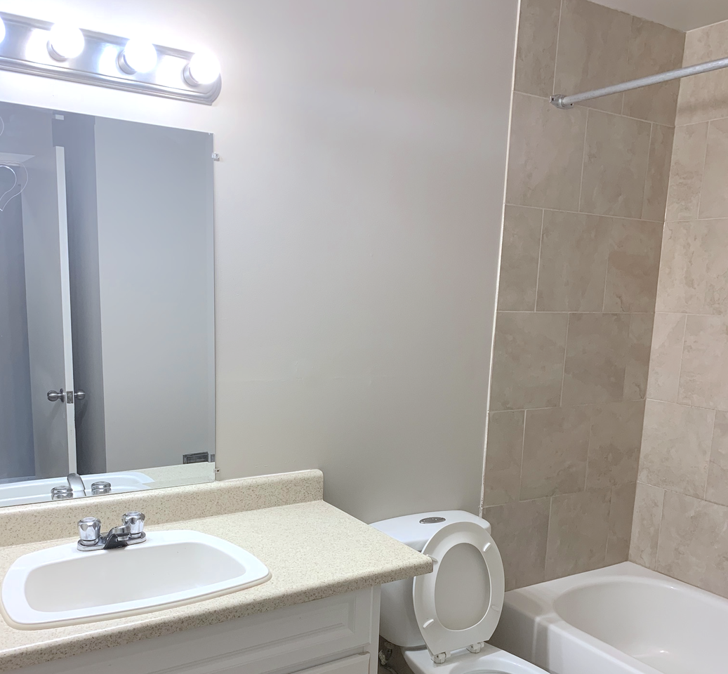 Rundvall Manor - Photo 6 of 9