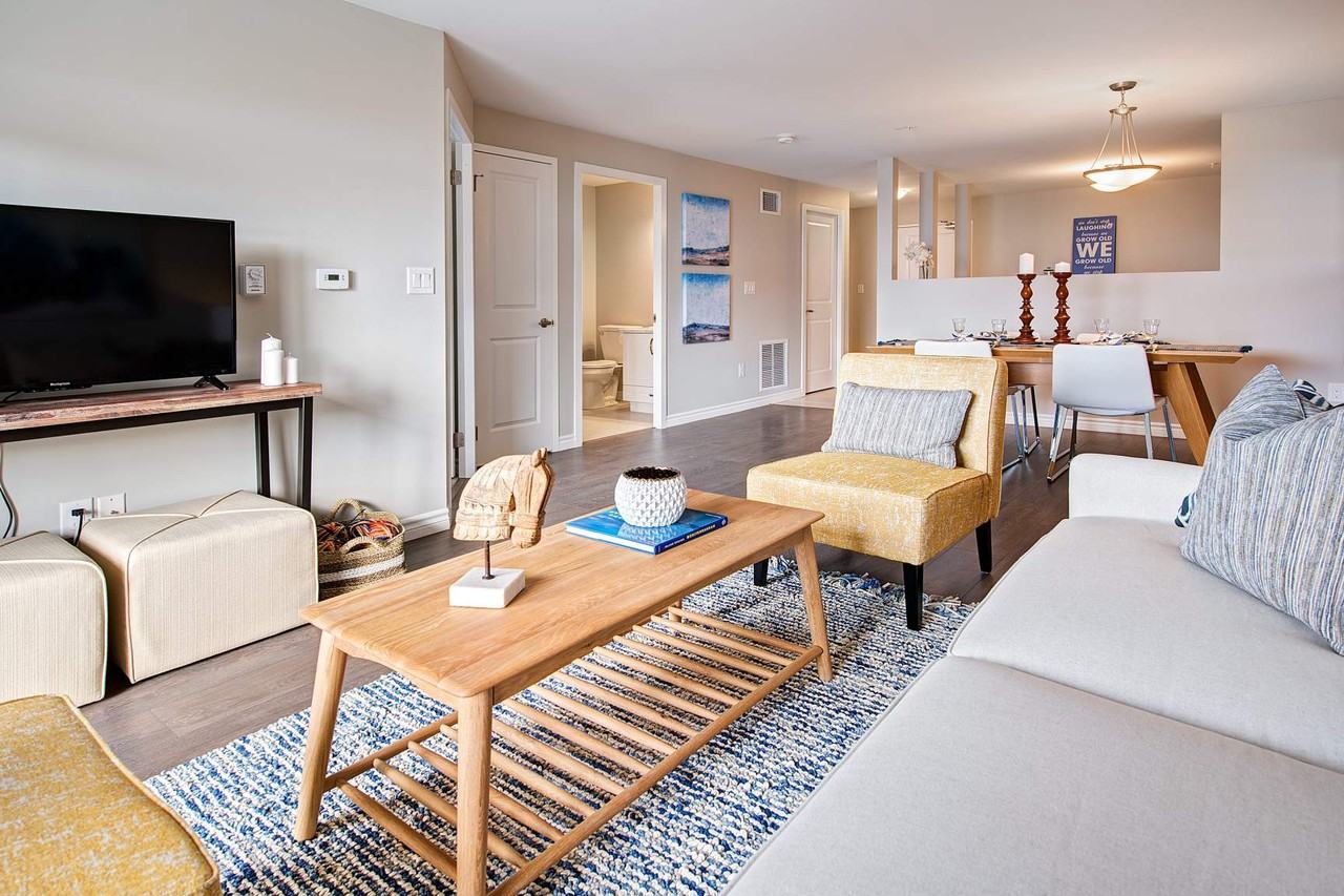 1042 Paisley Road - Photo 5 of 37