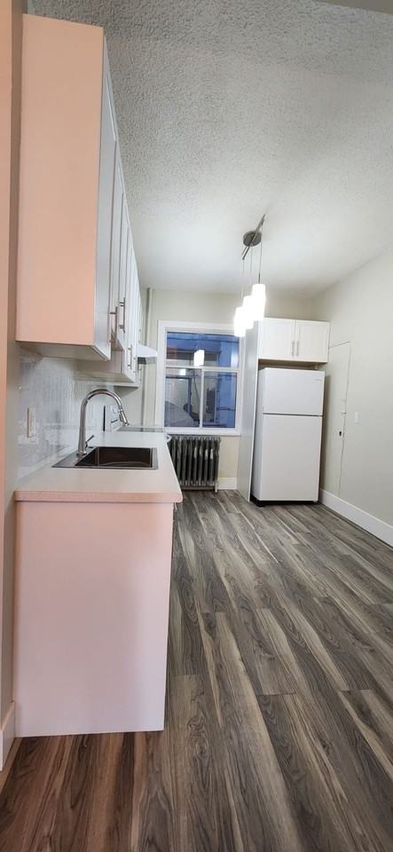 1155 Granville Street - Photo 3 of 18