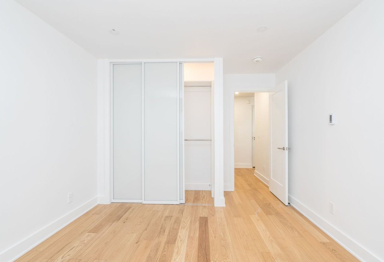 365 Eglinton Avenue East - Photo 6 of 38