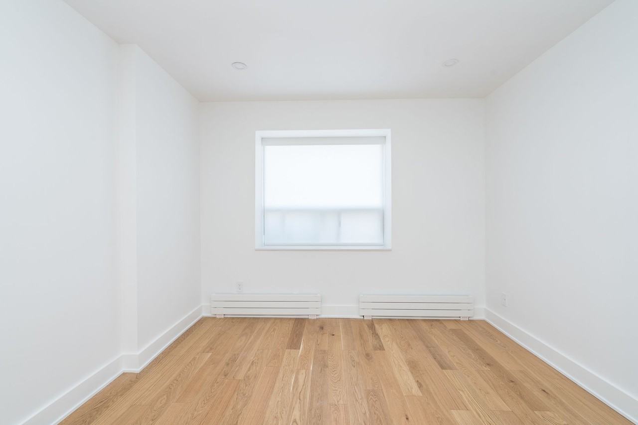 365 Eglinton Avenue East - Photo 7 of 38