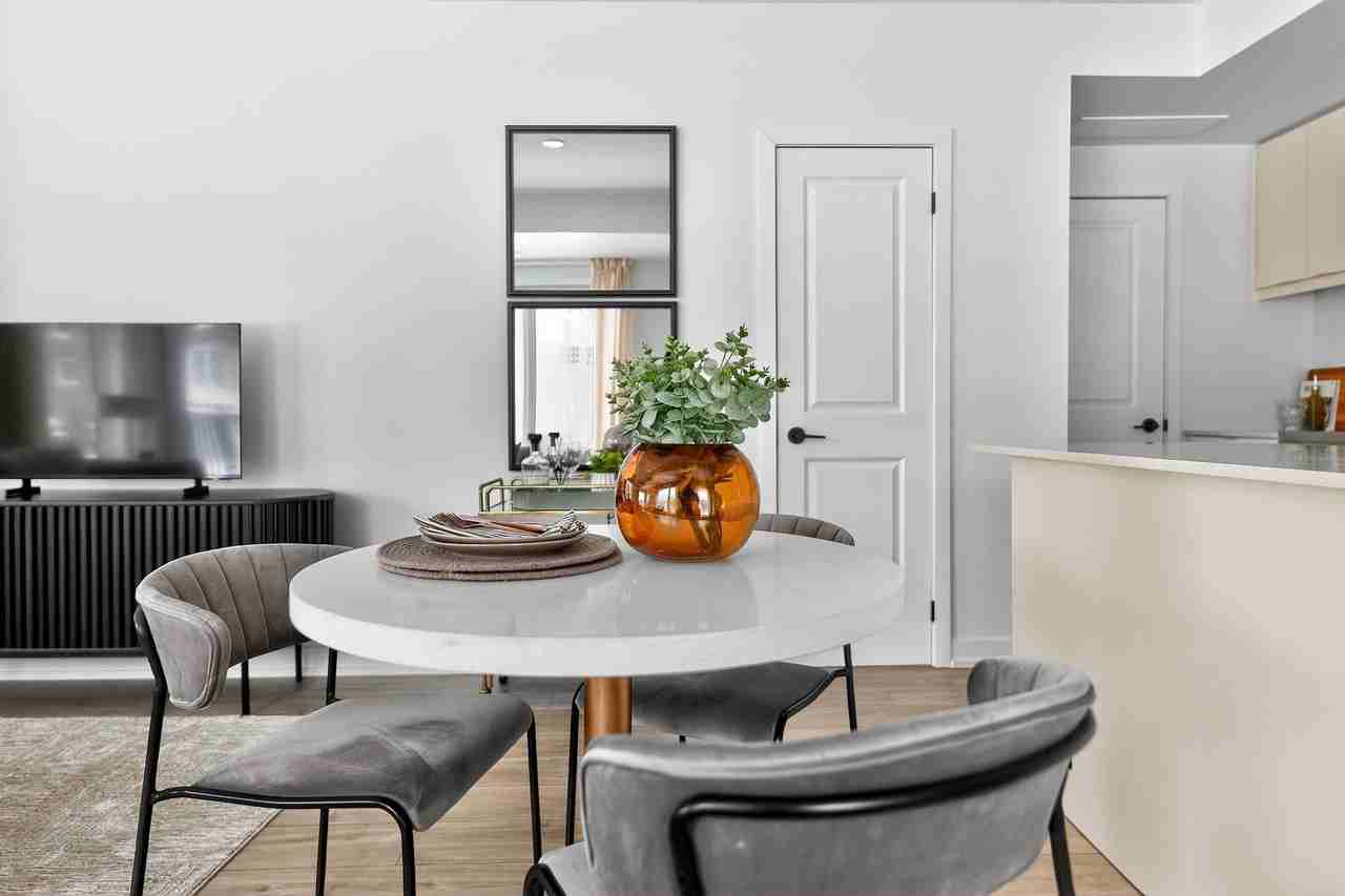 The Towns at York Mills & Leslie - Photo 4 of 33