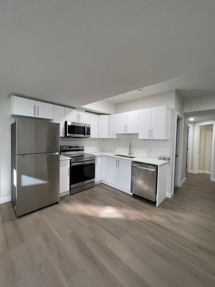 120 Bluff Cv, Leduc County, AB - Photo 2 of 15