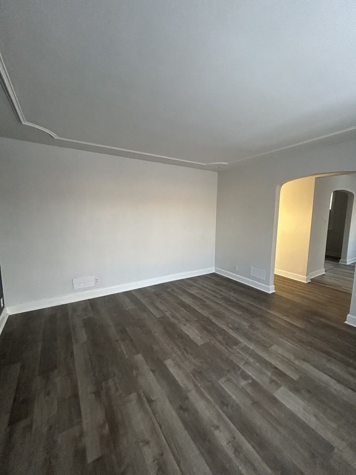 850A Winnipeg Avenue - Photo 5 of 10