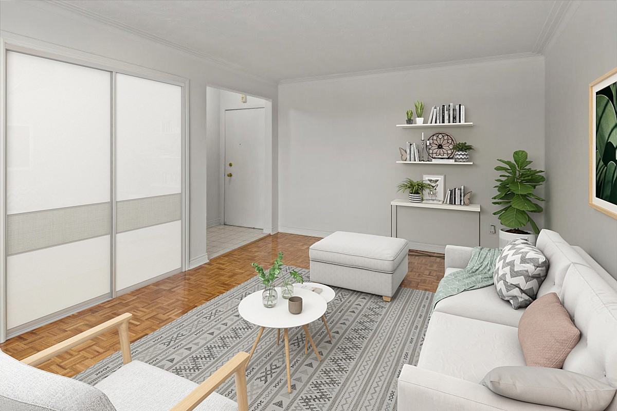 496/498 Simcoe Street North - Photo 2 of 10