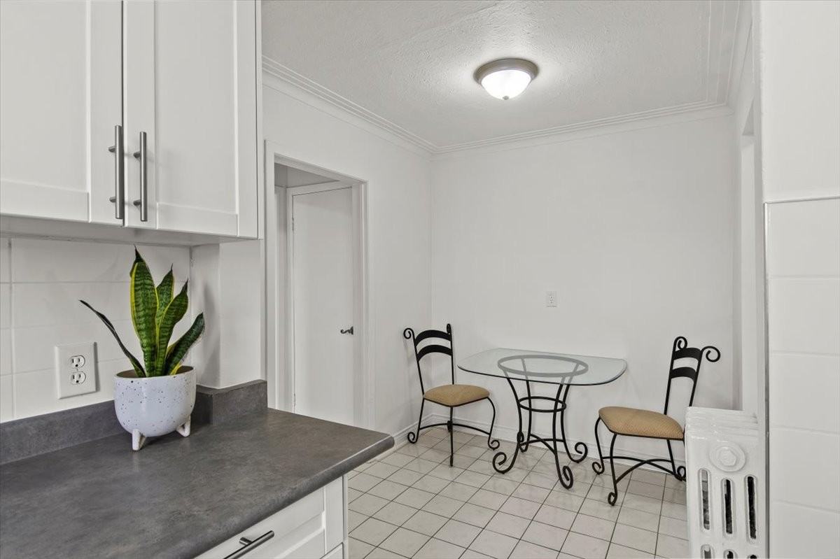 496/498 Simcoe Street North - Photo 6 of 10